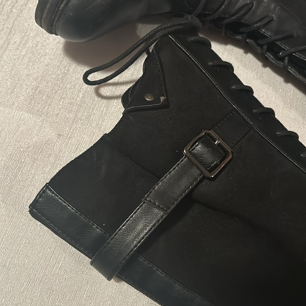 Central Point Tall Black Boot Heeled w Buckle & Cute design Size 10 Combat Style - Picture 6 of 15